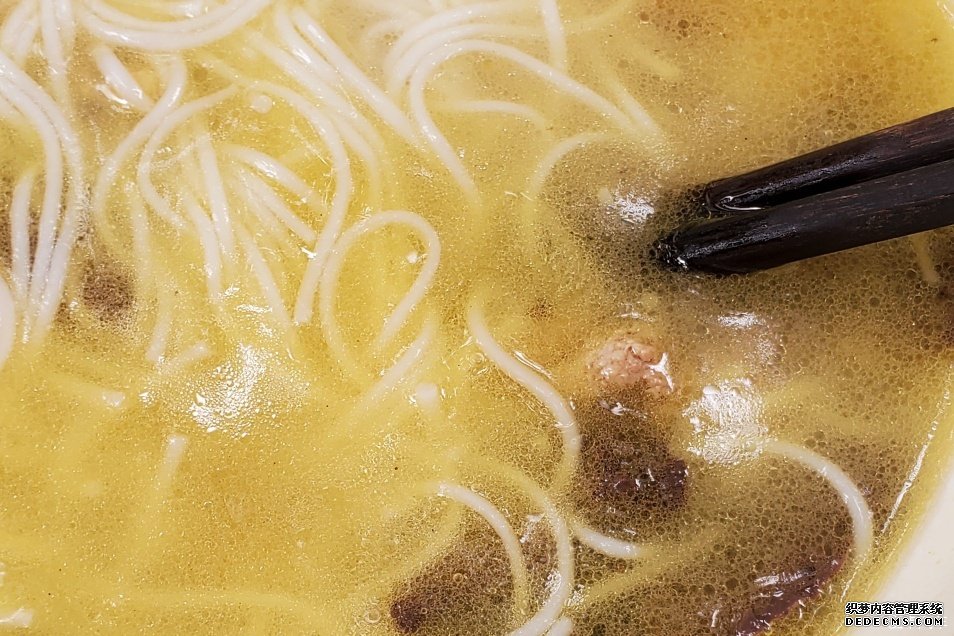 ʵ���ϴ�֮ǰ�����ϵǵ���Ƭ�ϾͿ��ó��������ˣ�������Ƭ���Ǻ�