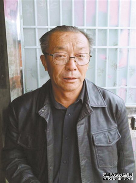 �����ݺ��ˡ� ���º�ѡ�˹�ʾ