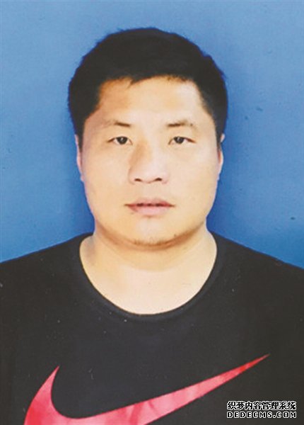 �����ݺ��ˡ� ���º�ѡ�˹�ʾ