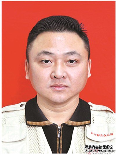 �����ݺ��ˡ� һ�º�ѡ�˹�ʾ